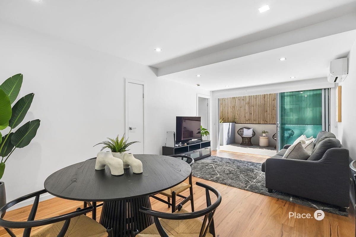 1/24 Haig Street